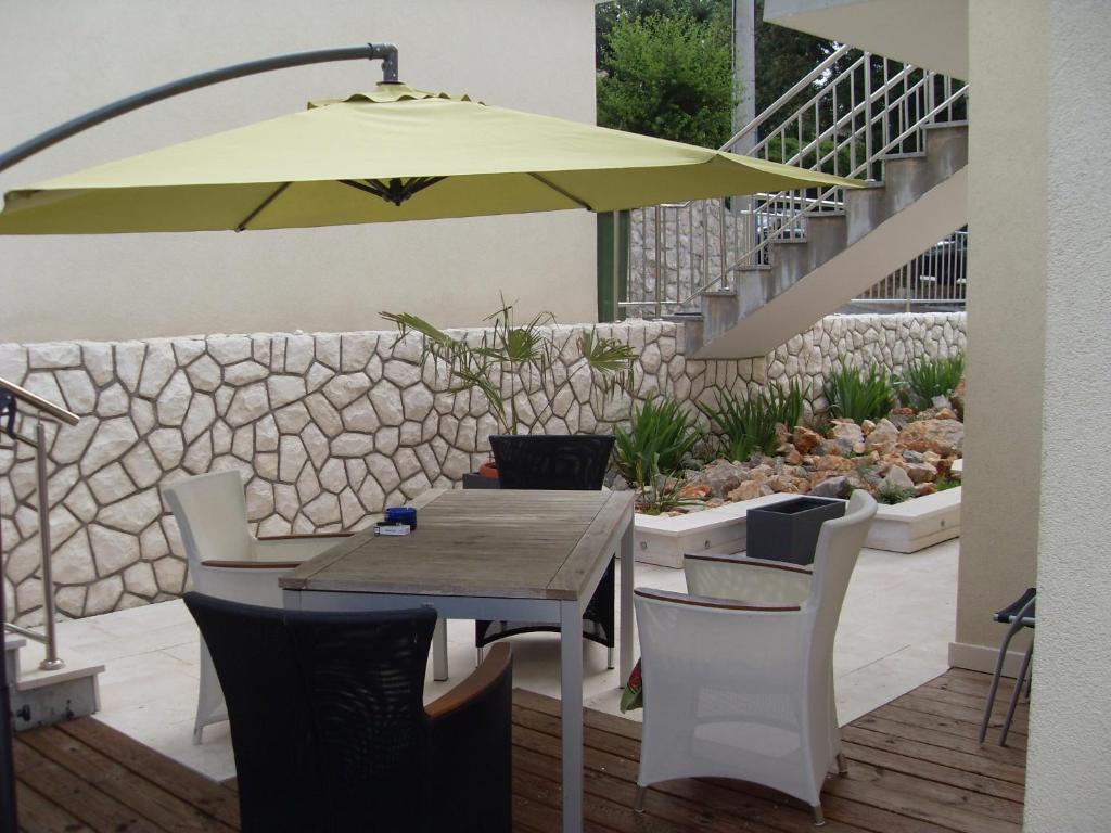 Apartments Ilona Novi Vinodolski Kültér fotó